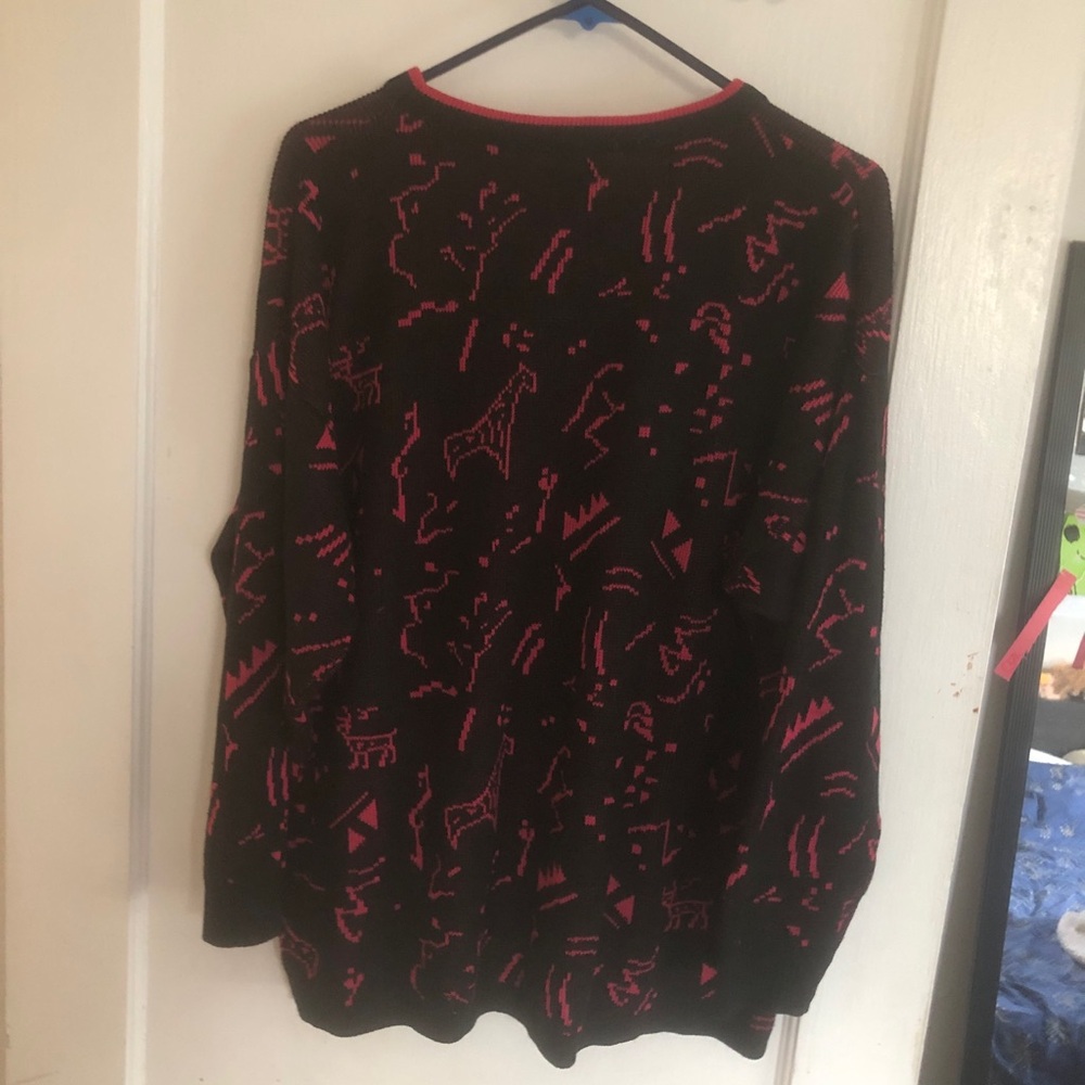 ✨Excellent Condition✨ Super Cute Black & Pink 80’s Graphic Sweater LG/XL